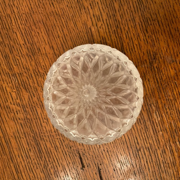 Hershey’s Crystal Kiss Covered Candy Dish new in box - Picture 5 of 8